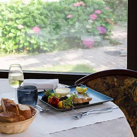 The Originals City, Le Logis D'elbée, Cholet Nord Hotel 2*