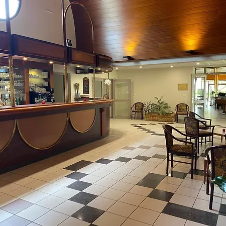 The Originals City, Le Logis D'elbée, Cholet Nord Hotel 2*
