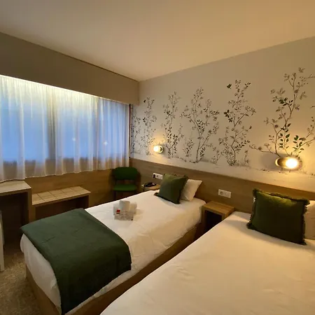 Hotel The Originals City, Logis D'elbee, Cholet Nord Beaupréau-en-Mauges