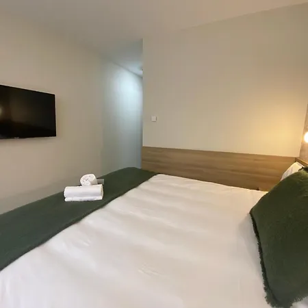 The Originals City, Le Patio Hotel, Cholet Nord فندق