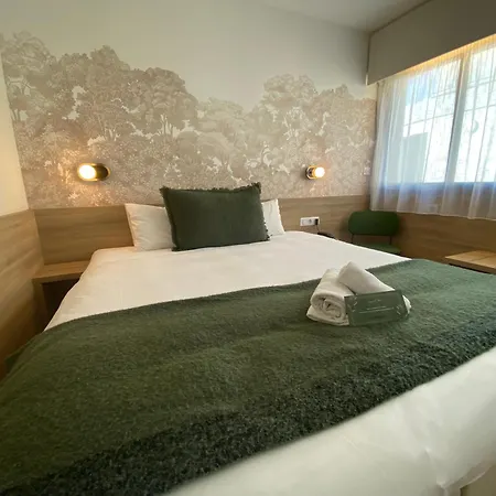 Hotell The Originals City, Logis D'elbee, Cholet Nord 2*