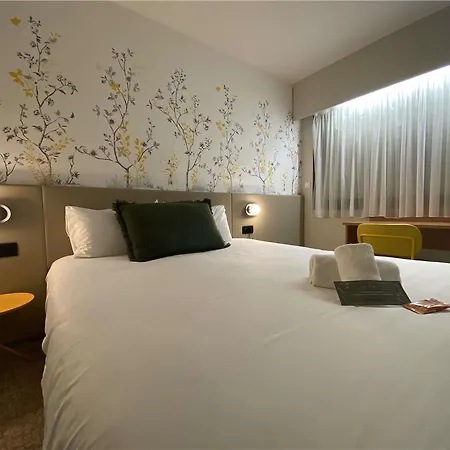 The Originals City, Le Patio Hotel, Cholet Nord 3*