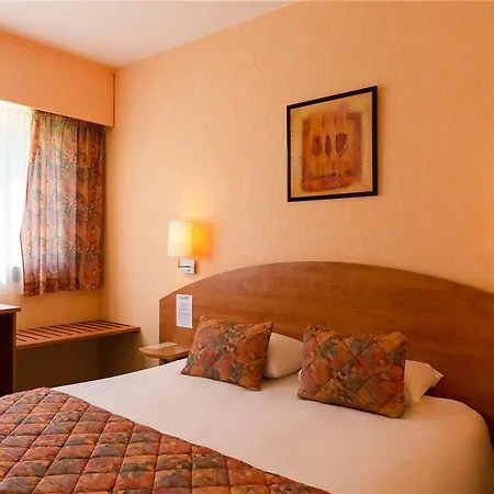 Hotel The Originals City, Logis D'elbee, Cholet Nord 3*