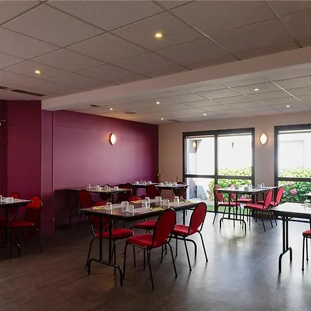 The Originals City, Le Patio Hotel, Cholet Nord 3*