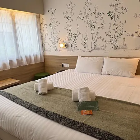 The Originals City, Le Patio Hotel, Cholet Nord 3*