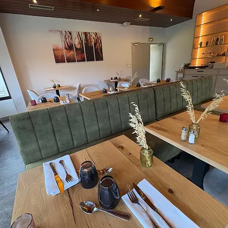 Hotel The Originals City, Logis D'elbee, Cholet Nord 3*