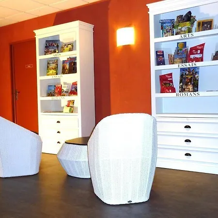 The Originals City, Le Patio Hotel, Cholet Nord فندق بوبرو-أن-موج