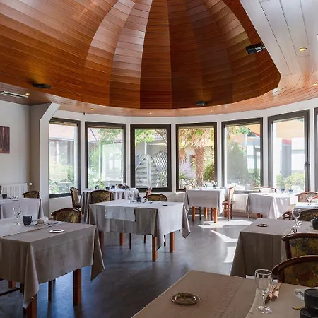 Hotel The Originals City, Logis D'elbee, Cholet Nord 3*