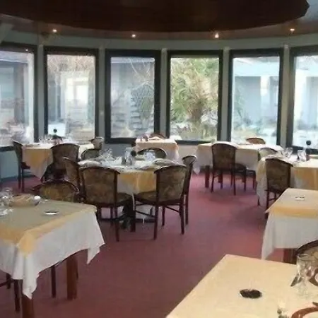 فندق The Originals City, Le Patio Hotel, Cholet Nord بوبرو-أن-موج