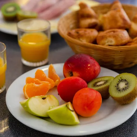 The Originals City, Le Patio Hotel, Cholet Nord بوبرو-أن-موج