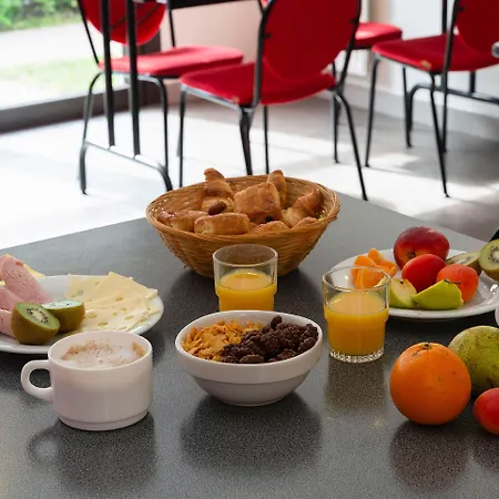 The Originals City, Le Patio Hotel, Cholet Nord 3* بوبرو-أن-موج