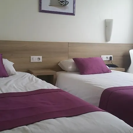 The Originals City, Le Patio Hotel, Cholet Nord فندق 3*