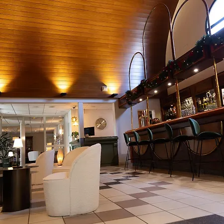 The Originals City, Le Patio Hotel, Cholet Nord فندق 3*