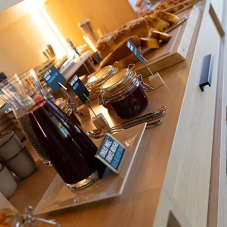 The Originals City, Le Patio Hotel, Cholet Nord 3*