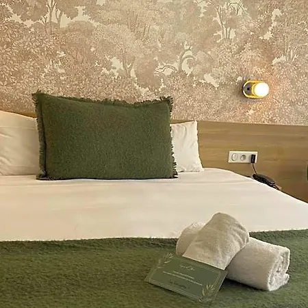 The Originals City, Le Patio Hotel, Cholet Nord