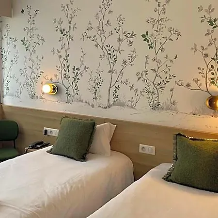 The Originals City, Le Patio Hotel, Cholet Nord فندق 3*
