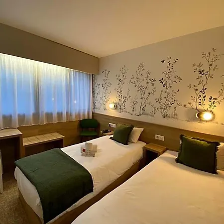 The Originals City, Le Patio Hotel, Cholet Nord 3* بوبرو-أن-موج