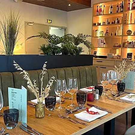 The Originals City, Le Patio Hotel, Cholet Nord 호텔 3*