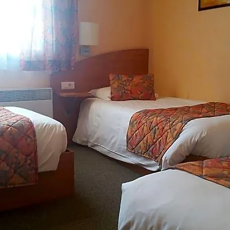 The Originals City, Le Patio Hotel, Cholet Nord 호텔 3*