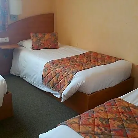 The Originals City, Le Patio Hotel, Cholet Nord 3* 보프레오앙모주