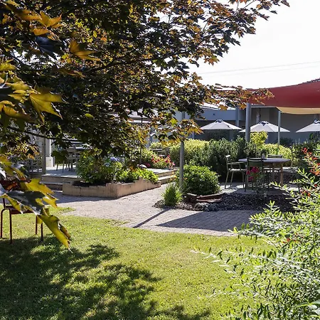 The Originals City, Le Patio Hotel, Cholet Nord