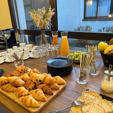 The Originals City, Le Patio Hotel, Cholet Nord 3*