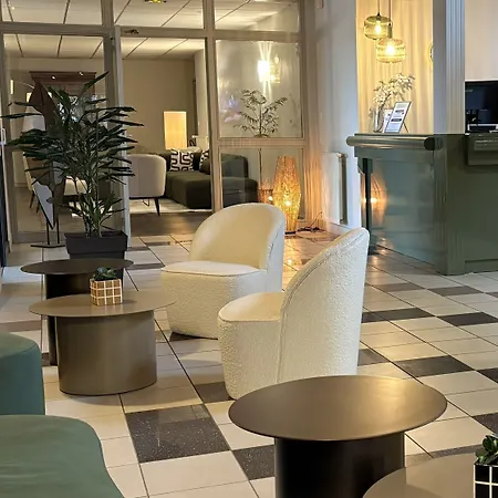 Otel The Originals City, Le Patio Hotel, Cholet Nord
