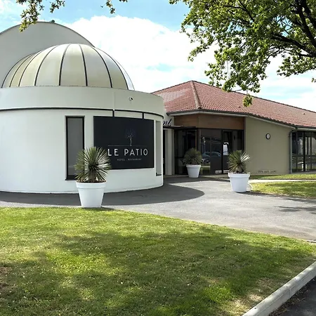 The Originals City, Le Patio Hotel, Cholet Nord 3* Beaupréau-en-Mauges