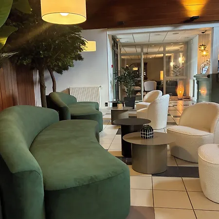 The Originals City, Le Patio Hotel, Cholet Nord Otel