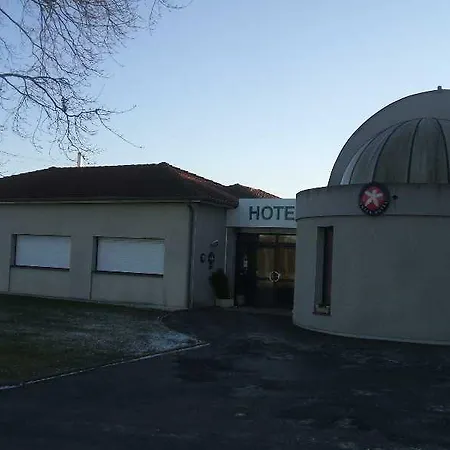 Hotel The Originals City, Le Logis D'elbée, Cholet Nord 2*